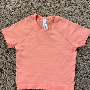 Swiftly Tech Cropped Short-
Sleeve Shirt 2.0
Coral Kiss 4